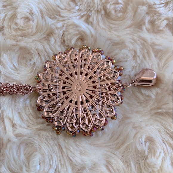 Avon Peach Paradise Medallion Necklace - Picture 3 of 4